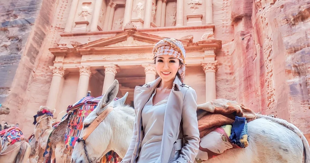 From Amman: Full-Day Private or Group Tour to Petra